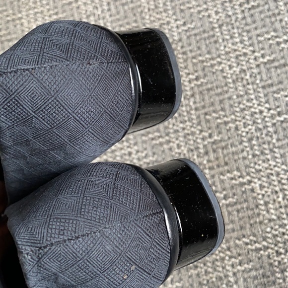 Bruno Magli Block Heel Flat 9.5 - Picture 5 of 8